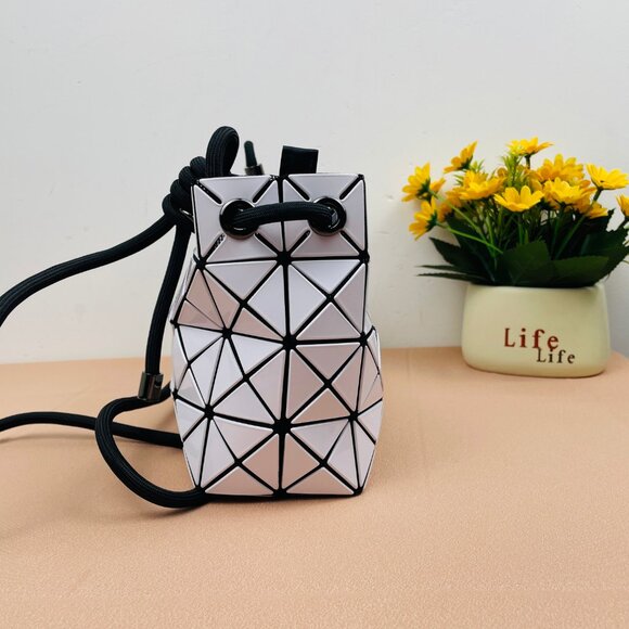 Brand new Issey Miyake white knotted tofu sling bag. - Picture 3 of 11